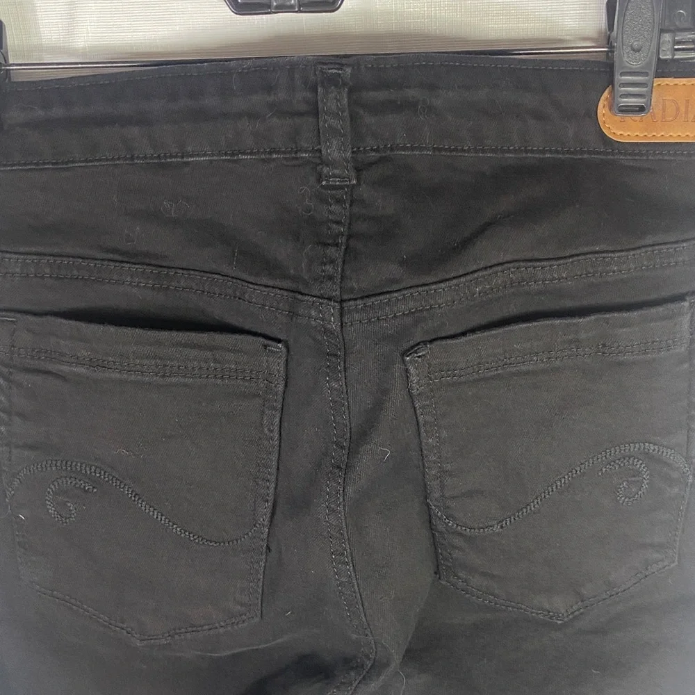 Women’s Straight Jeans With Big Pockets - Picture 4 of 8